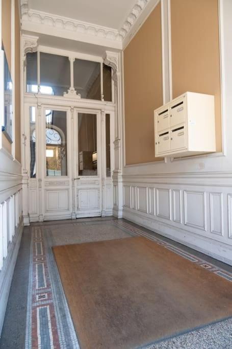 Grand Appartement Mulhouse Exteriör bild
